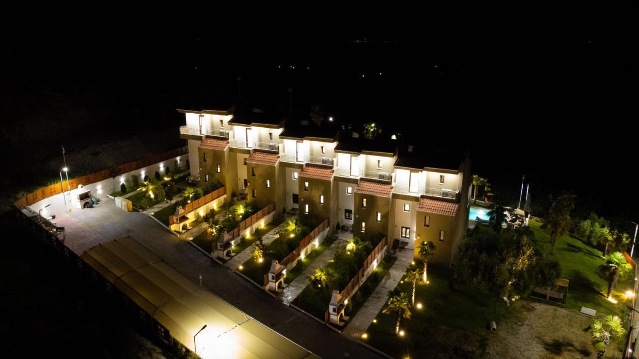 Pefkohori Golden Mountain Beach Villas Esterno foto